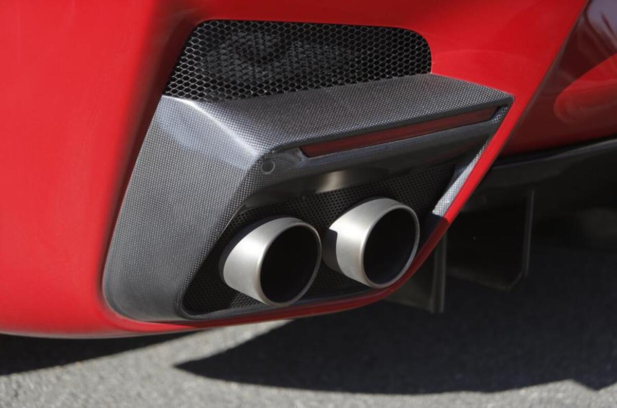 Ferrari F12tdf 2015,2017 Review (2019)